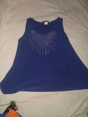 💰4/$15 DEAL! Riveted Blue blouse